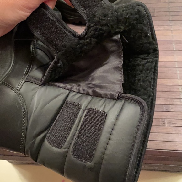 Boys Snow Boots- Minimal Wear⛄️❄️ - Picture 5 of 7